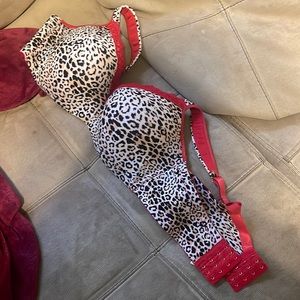 Brand new bra size 38DD
